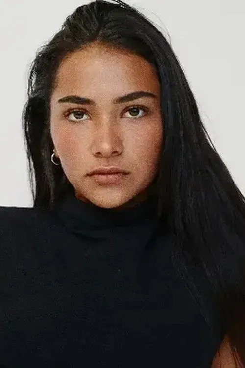 Sienna Mae Gomez photo