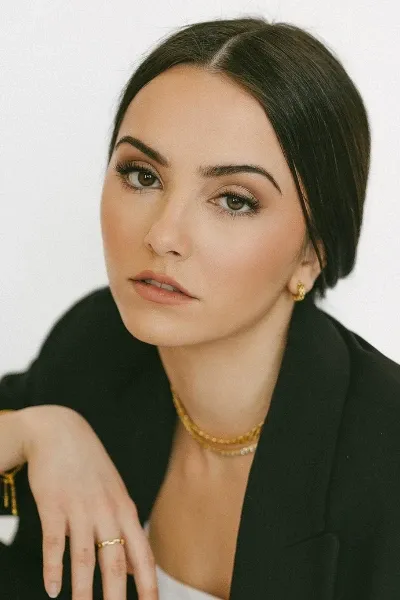 Hannah Cheramy photo