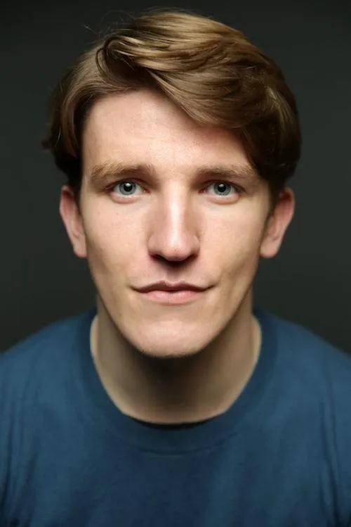 Ewan Mitchell photo