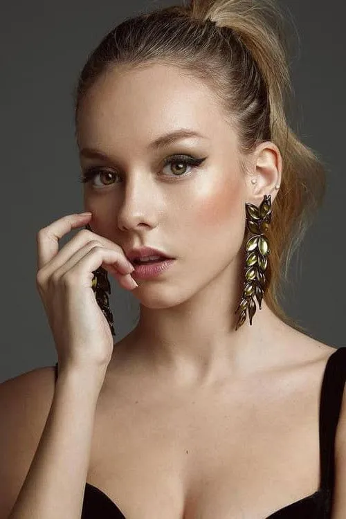 Ester Expósito photo