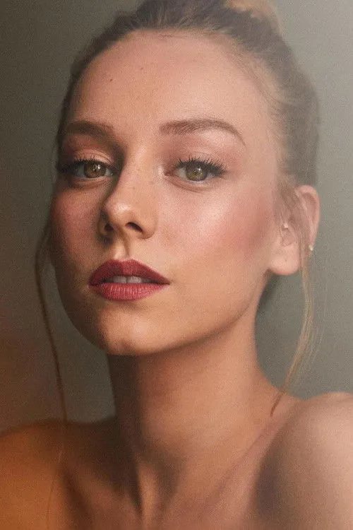 Ester Expósito photo