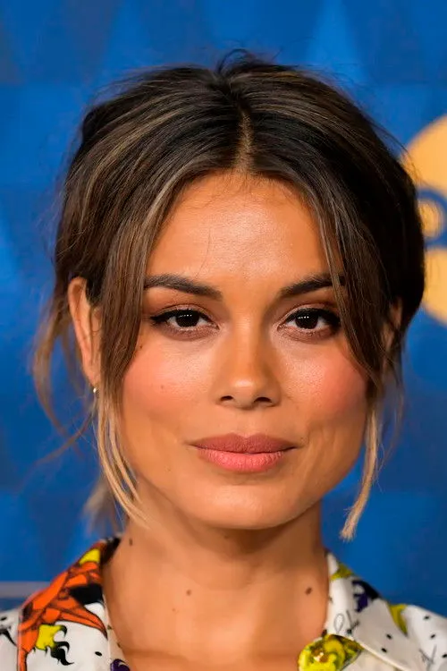 Nathalie Kelley photo