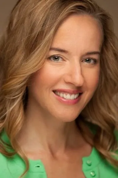 Laura Faye Smith photo