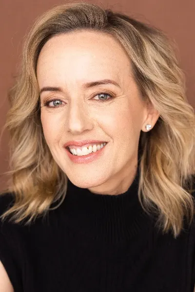 Laura Faye Smith photo