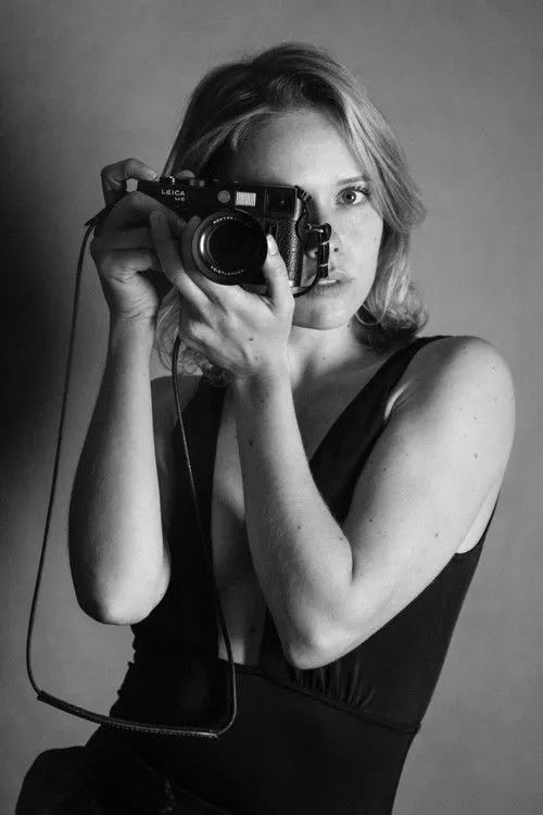 Amelia Eve photo