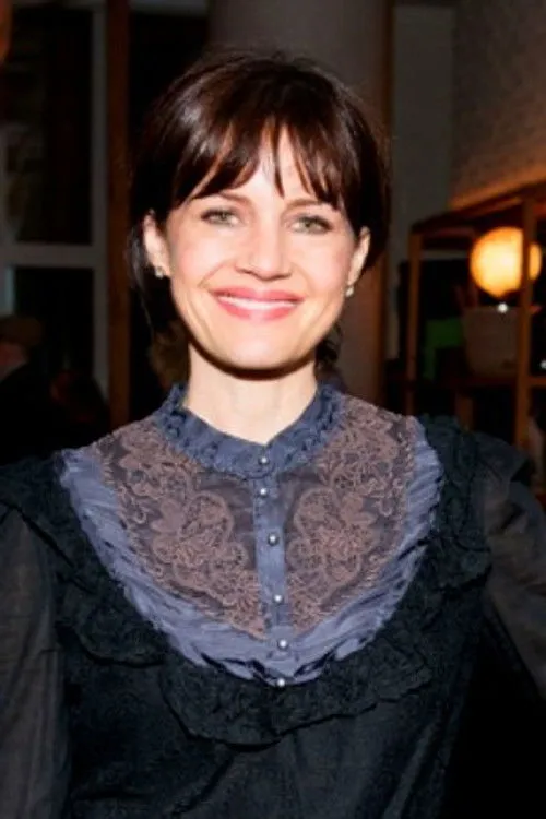 Carla Gugino photo