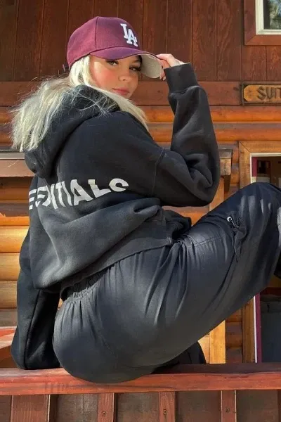 Jordyn Jones photo