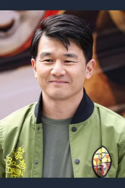 Ronny Chieng photo