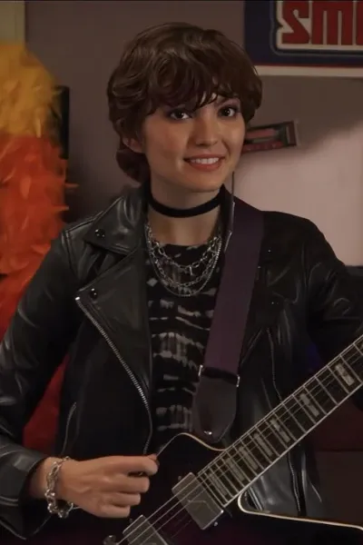 Sophia Woodward photo