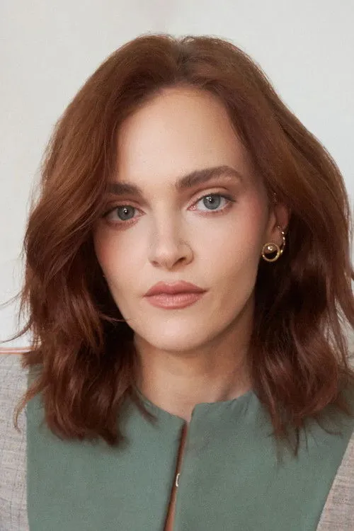 Madeline Brewer photo