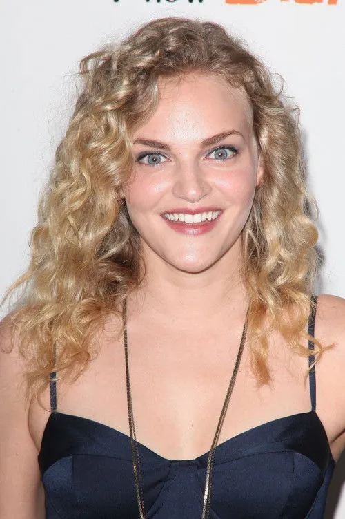 Madeline Brewer photo