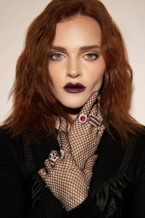 Madeline Brewer photo