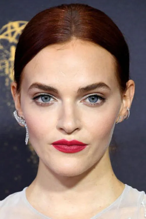 Madeline Brewer photo
