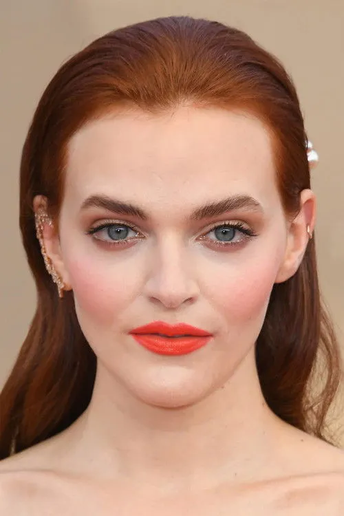 Madeline Brewer photo