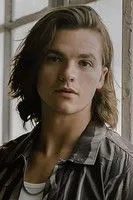 Joel Courtney photo