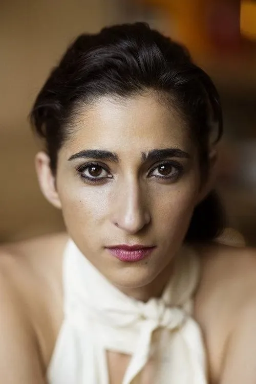 Alba Flores photo