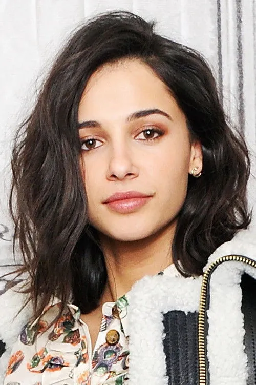 Naomi Scott photo