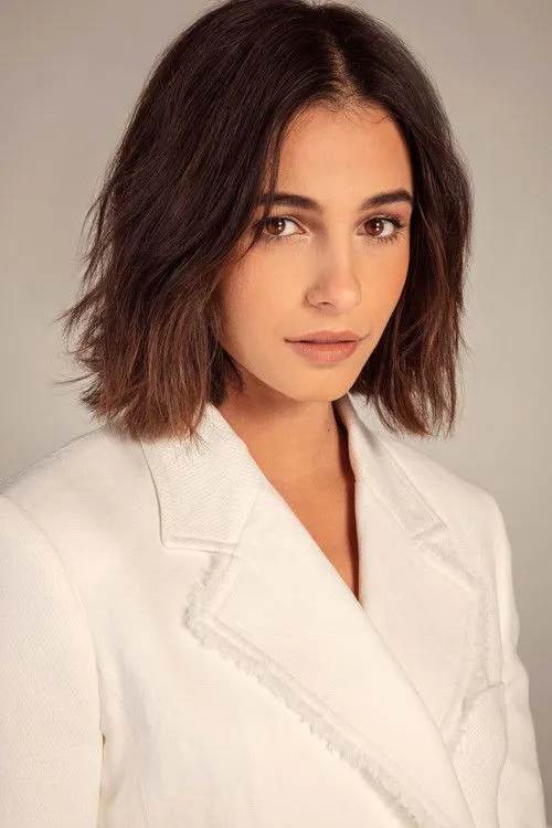 Naomi Scott photo