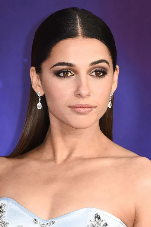 Naomi Scott photo