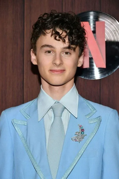 Wyatt Oleff photo
