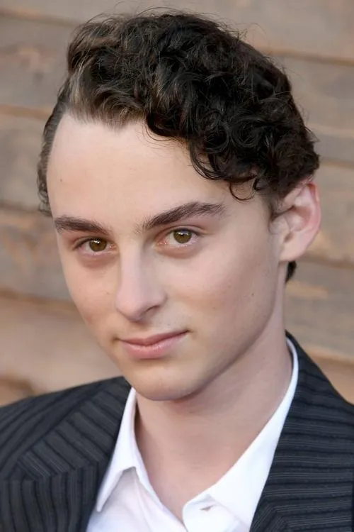 Wyatt Oleff photo