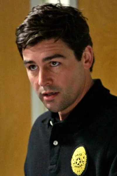 Kyle Chandler photo