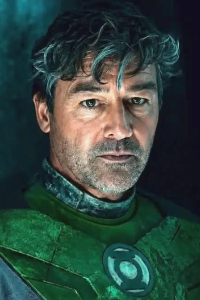 Kyle Chandler photo