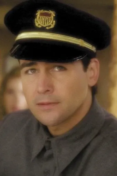 Kyle Chandler photo