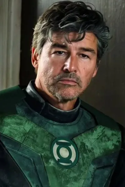 Kyle Chandler photo