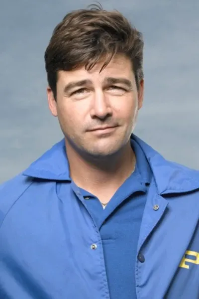 Kyle Chandler photo