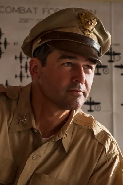 Kyle Chandler photo