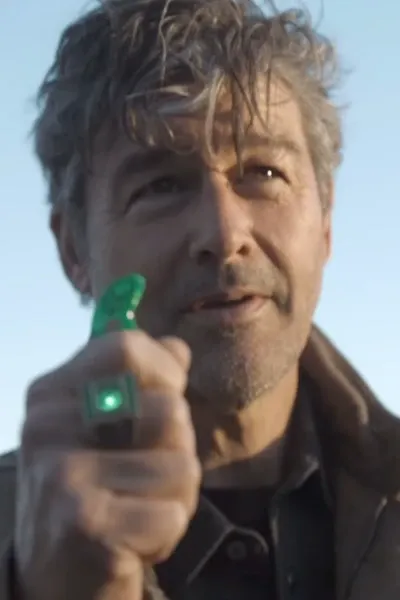 Kyle Chandler photo
