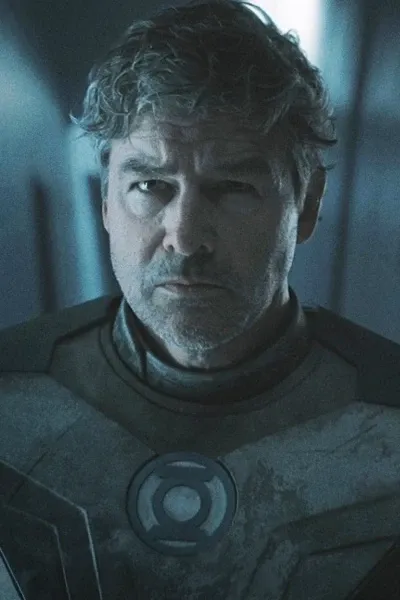 Kyle Chandler photo