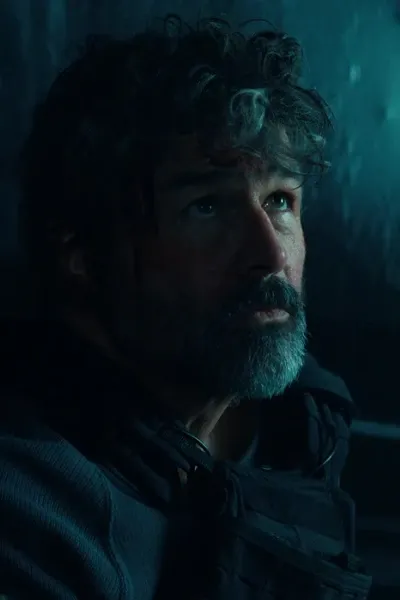 Kyle Chandler photo