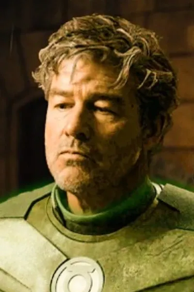 Kyle Chandler photo