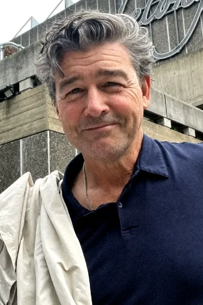 Kyle Chandler photo