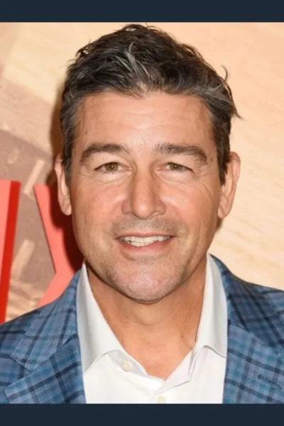 Kyle Chandler photo
