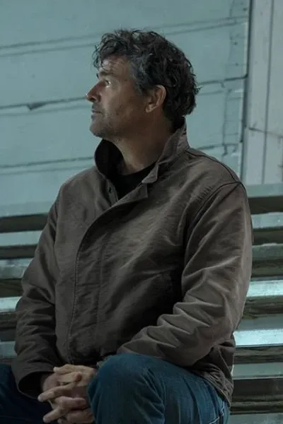 Kyle Chandler photo