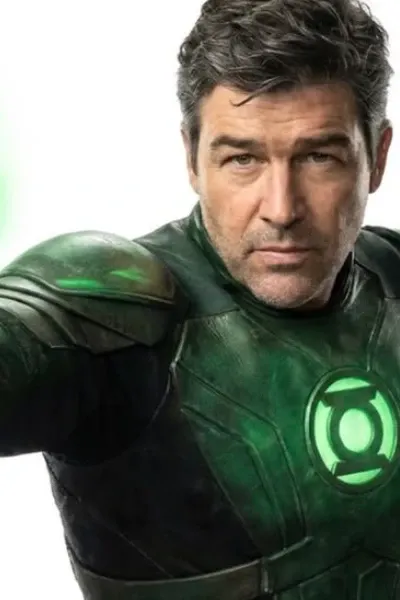 Kyle Chandler photo