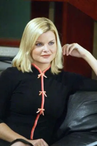 Heather Tom photo