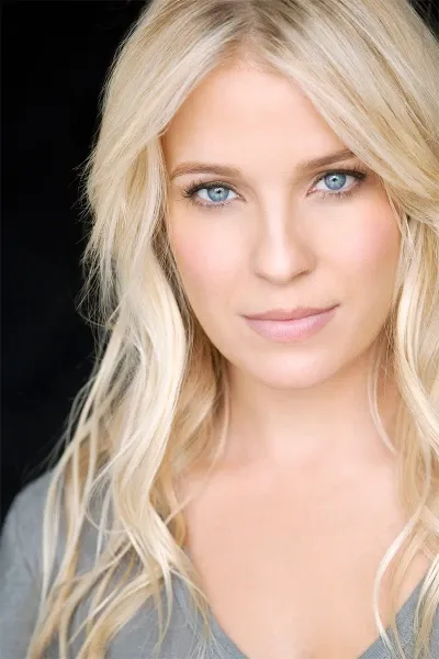 Alicia Leigh Willis photo