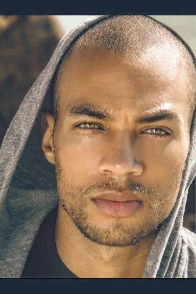 Kendrick Sampson photo