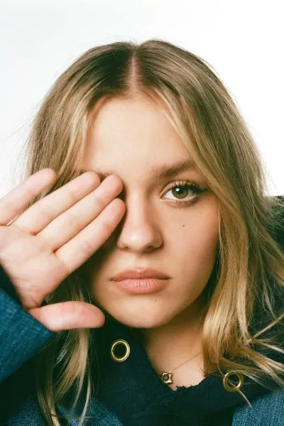 Maisy Stella photo