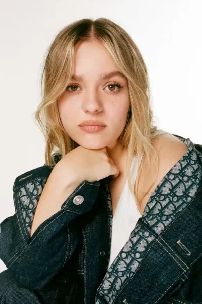 Maisy Stella photo