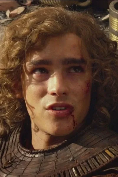 Brenton Thwaites photo