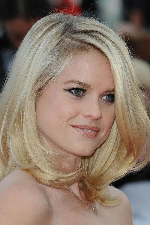 Alice Eve photo