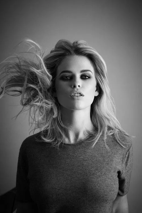 Alice Eve photo