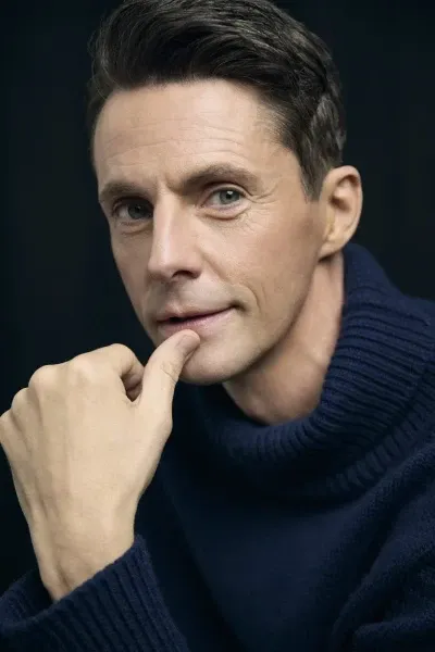 Matthew Goode photo