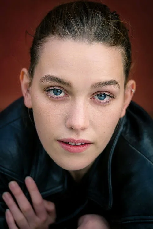 Victoria Pedretti photo