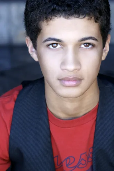 Jordan Fisher photo